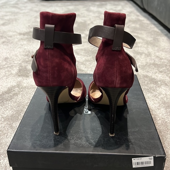 EUC Joe’s Laney Red suede pumps with original box - maroon color. - Picture 3 of 4